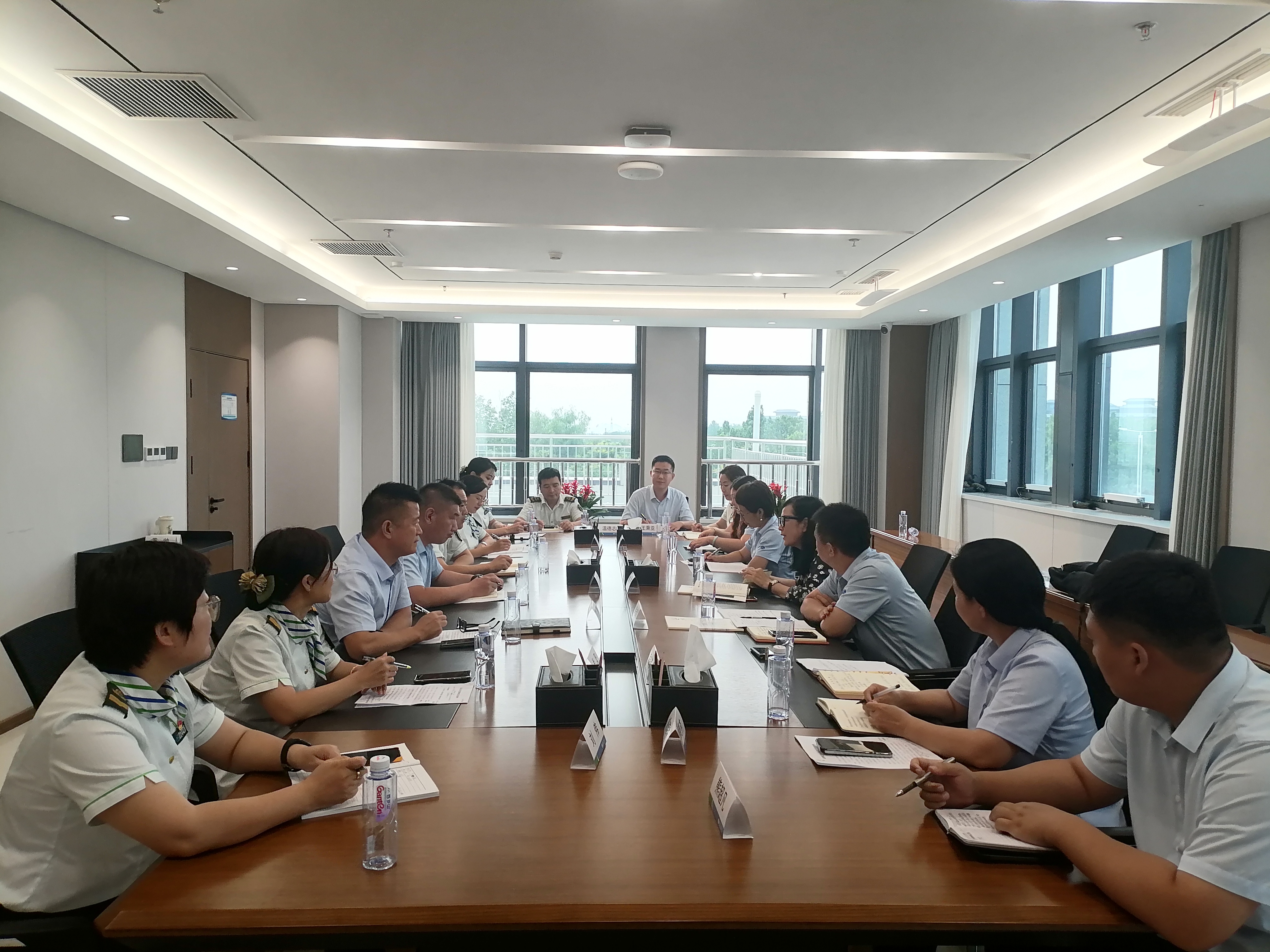 座談會(huì).jpg 座談會(huì).jpg