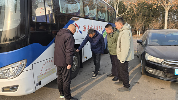 人_副本.jpg 人_副本.jpg